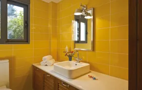 Chloe Seafront Villa - Image 5