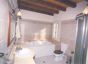 4 bedroom beach front Luxury Villa - Image 2