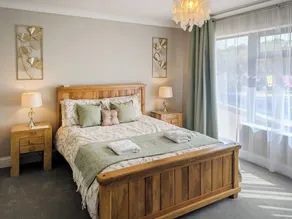 4 bedroom accommodation in Corton, near Lowestoft - Image 5