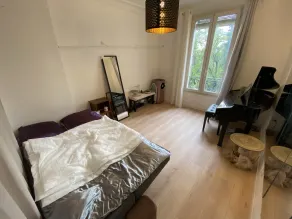 Bedroom of a bright apartment for women, 2 minutes from the metro - Image 5