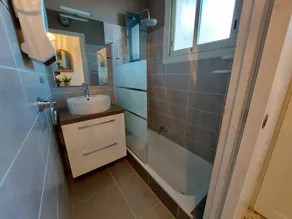 Appartement 3 pièces RDC 8 pers avec Terrasse et Confort Modeste - Image 2
