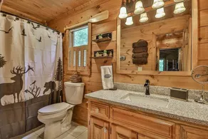 Cabin with terrace, BBQ & hot tub | River view - Image 3