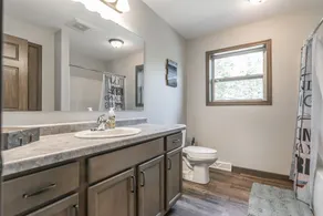 CHARMING FAMILY HOME ON CASTLE ROCK LAKE - Image 2