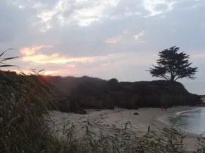 In a stunning location with a beautiful ocean view; the beach is just 1 minute away - Image 3
