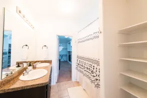 A Spacious And Fully Stocked House - Image 4