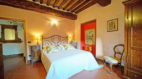 BEAUTIFUL VILLA with private Pool in the heart of Chianti - Image 4