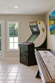 Private home on 18th hole of Beautiful Butternut Hills. 25 Minutes to Hayward! - Image 3