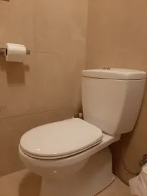 Recentemente renovado, Wi-Fi gratuito / estacionamentos, perto da loja / parque / ônibus / atrações turísticas - Image 4