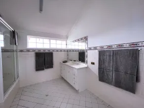 Mandurah Canal Front Luxury Living - Image 3