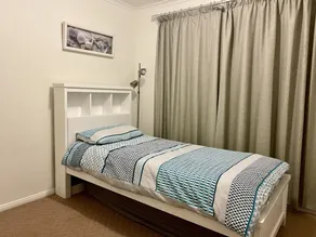 Idyllic 3 bedroom holiday accommodation, short walk to beach. - Image 4