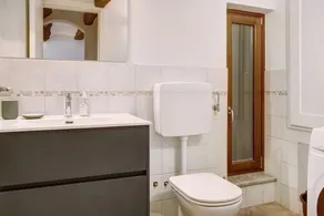 Casa vacanze \"Vicolo 10\" con balcone privato e Wi-Fi - Image 3