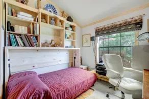 COZY, RIVER-FRONT CABIN, GATED, PRIVATE, ROMANTIC AND UNIQUE - Image 5