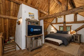 Guten Cabin 3 Bedroom Home by NW Comfy Cabins by RedAwning - Image 4