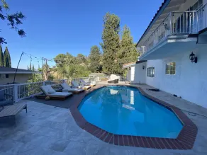 Beautiful home with amazing views local to LA fun - Image 3