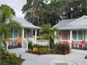 Key West Style Cottage - with pool/hot-tub  - Image 3