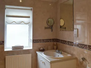 4 bedroom accommodation in Fenwick, near Kilmarnock - Image 2