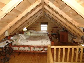 Sassafras Ridge Log Cabin by Garden of the Gods in the Shawnee National Forest - Image 5