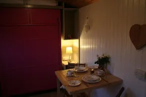 El Hideaway Shepherd Hut - Image 5