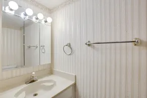 2 Mi to Lake! Townhome w/ Pool Access in Kenner - Image 4