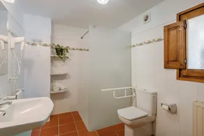 IDEAL FOR FAMILIES. Large garden, private swimming pool, barbecue, terrace, AC 14 persons - Image 3