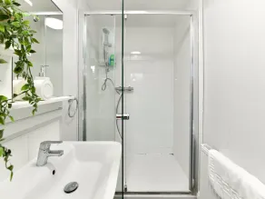 Perfectly located stylish 2 bed home with Parking - Pass the Keys - Image 3