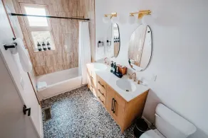 Trails End Getaway · Modern Cabin w/ Hot Tub near Sand Dunes Nat'l Park - Image 5