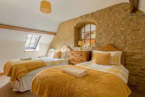 Spacious Cottage in North Cheriton, No Deposit - Image 5