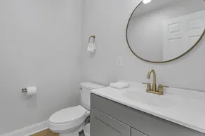 Stylish 5BR Designer Home w/ Deck & Hot Tub - Image 2