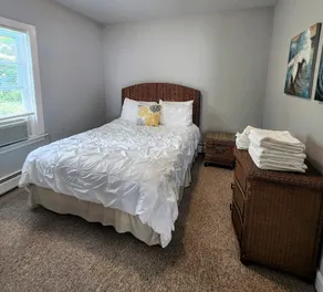 Garden Oasis Historic Area Bristol, 3 Bedroom, 4 beds on 2nd Floor Onsite Parkng - Image 3
