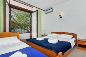 Ferienwohnung und Zimmer Nikola (38301-A10) - Zastrazisce - Insel Hvar - Image 4