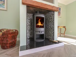 AM BRUAICH, family friendly, character holiday cottage in Tayvallich - Image 2