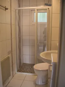 Sommerhus ved søen med udsigt over søen - Image 3