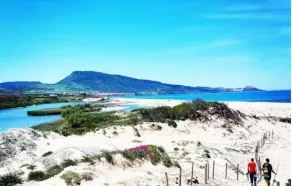 Casa romántica junto al mar con piscina y spa. - Image 1
