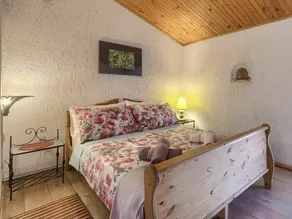 Beautiful private villa for 6 guests with A/C, WIFI, private pool, TV, terrace and pets allowed - Image 3