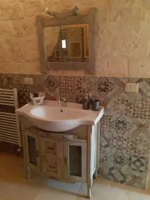 Trullo surrounded by nature with a beautiful view a stone's throw from the center - Image 3