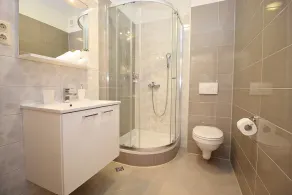 Privater Pool 3,5 x 8,6 m, überdachter Essbereich im Freien, kostenloses WLAN, voll - klimatisiert - Image 4