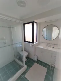 A renovated self-contained guest suite close to the beach - Image 2