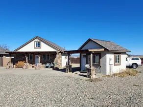 Warm & Cozy Mountain Ranch · Snowbirds Welcome · Sleeps 8 · Near Prescott - Image 4