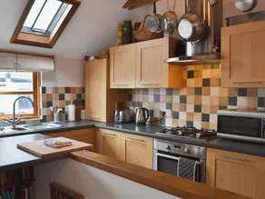 1 bedroom accommodation in West Mersea, near Colchester - Image 5