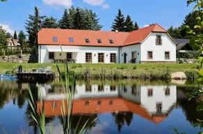 Country house for max. 14 people with large estate and swimming pond - Image 4