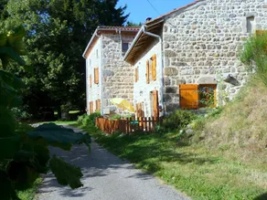 19th-century Forez Home, Garden & Pets Allowed - Image 5