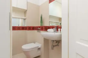 Bright Apartment for 4 People | Near the Park & Underground Station - Image 2
