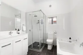 🏖️ Absolute Beachfront Long Beach -The Beach Is Your Backyard Pet Friendly - Image 2