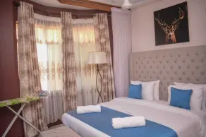 Lux Suites Sunset Furnished Apartments - Image 3