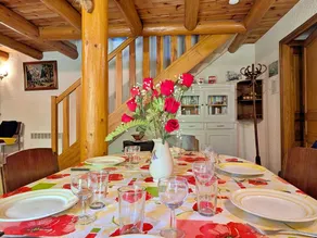 Maison de charme en pierre au bord d’un ruisseau, proche d’un bourg médiéval – Jardin et garage inclus - Image 5
