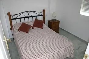 2 bedroomed, penthouse Apartment with sea and mountain views - Image 2