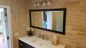 Ny på markedet! Nyrenoveret 3BR / 2BA med stor opvarmet saltvands pool! - Image 3