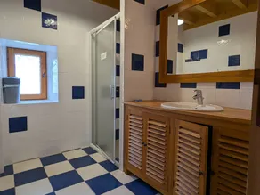 Casa Rural Familiar en Riotord con Jardín y Zona de Juegos - Image 4
