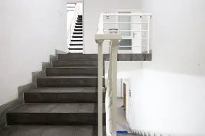 1 Bedroom Guest House, 10 mnts from Tunjungan Plaza - Image 4