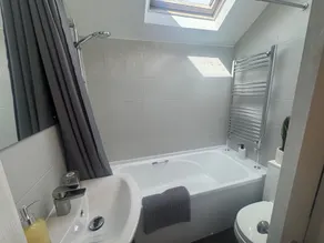 Apt-Sleeps 6-Parking-Ideal for Contractors-Garden - Image 4